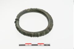 Foto von Bronzeperlarmreif (NHMW-PRAE-023800)